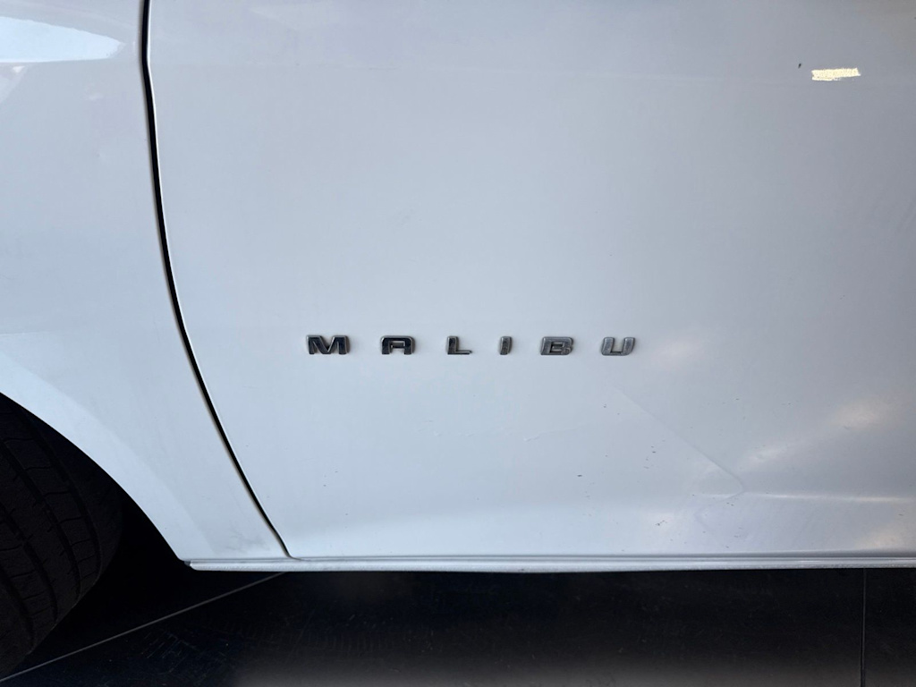 Thumbnail: 2019 Chevrolet Malibu - 6