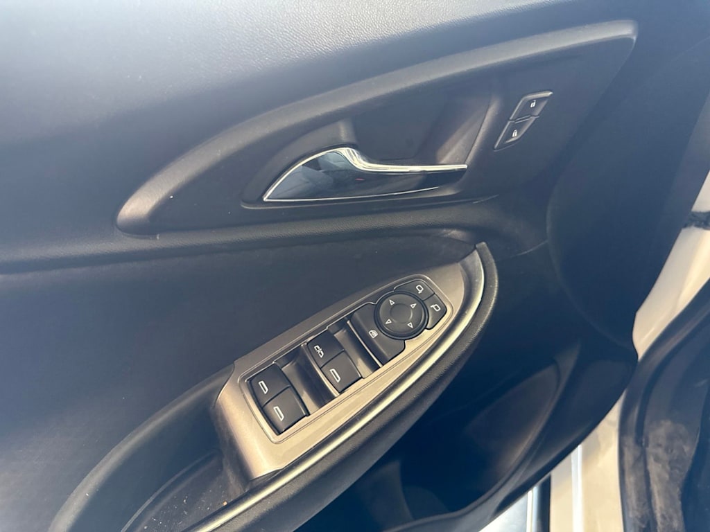 Thumbnail: 2019 Chevrolet Malibu - 26