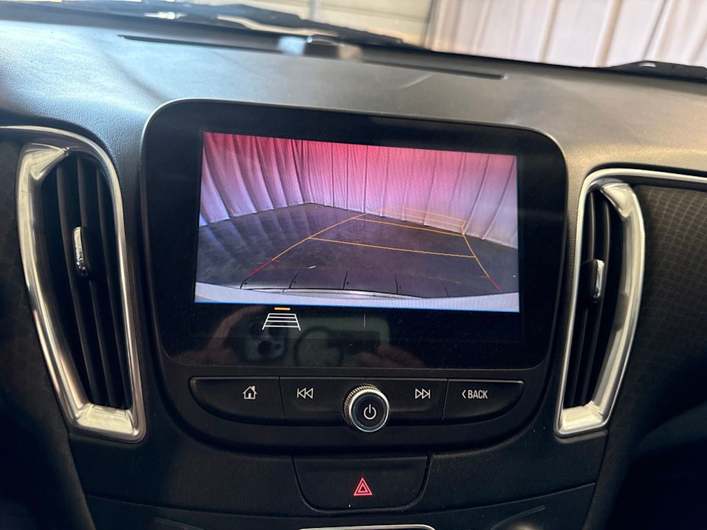 Thumbnail: 2019 Chevrolet Malibu - 32