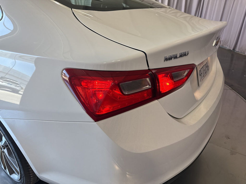 Thumbnail: 2023 Chevrolet Malibu - 17