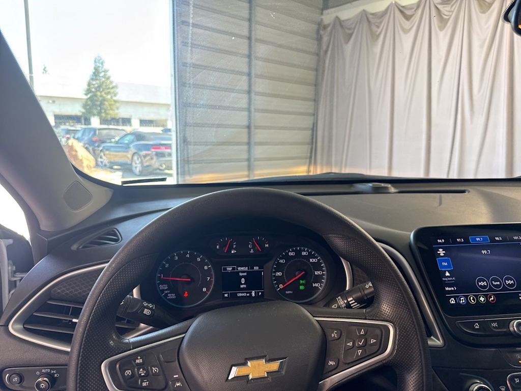 Thumbnail: 2023 Chevrolet Malibu - 28