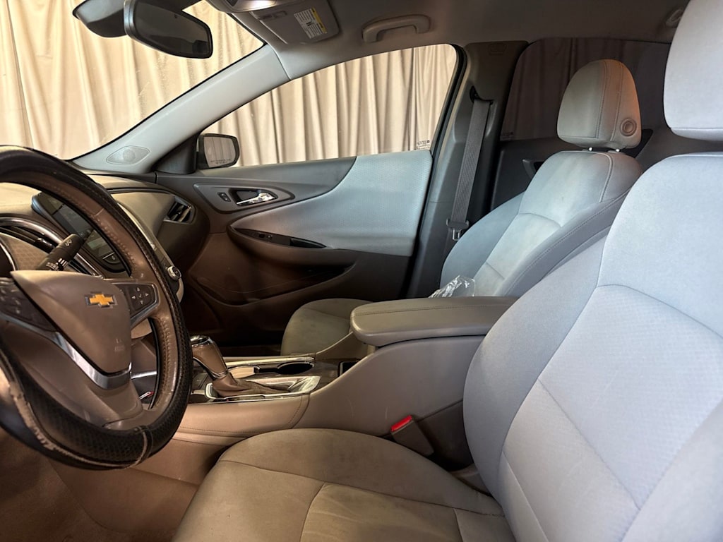 Thumbnail: 2018 Chevrolet Malibu - 9