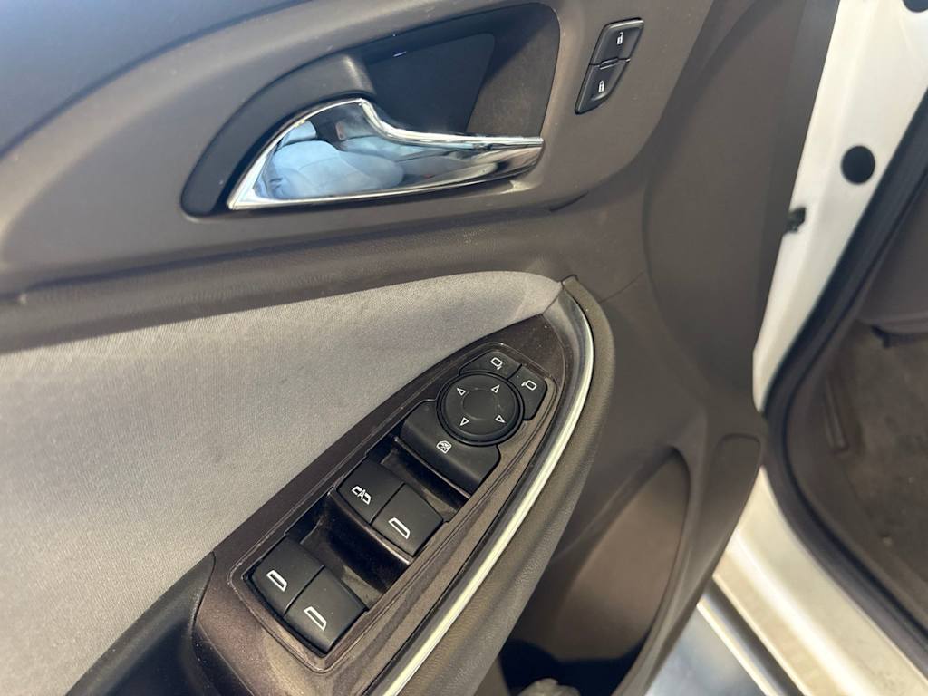 Thumbnail: 2018 Chevrolet Malibu - 24