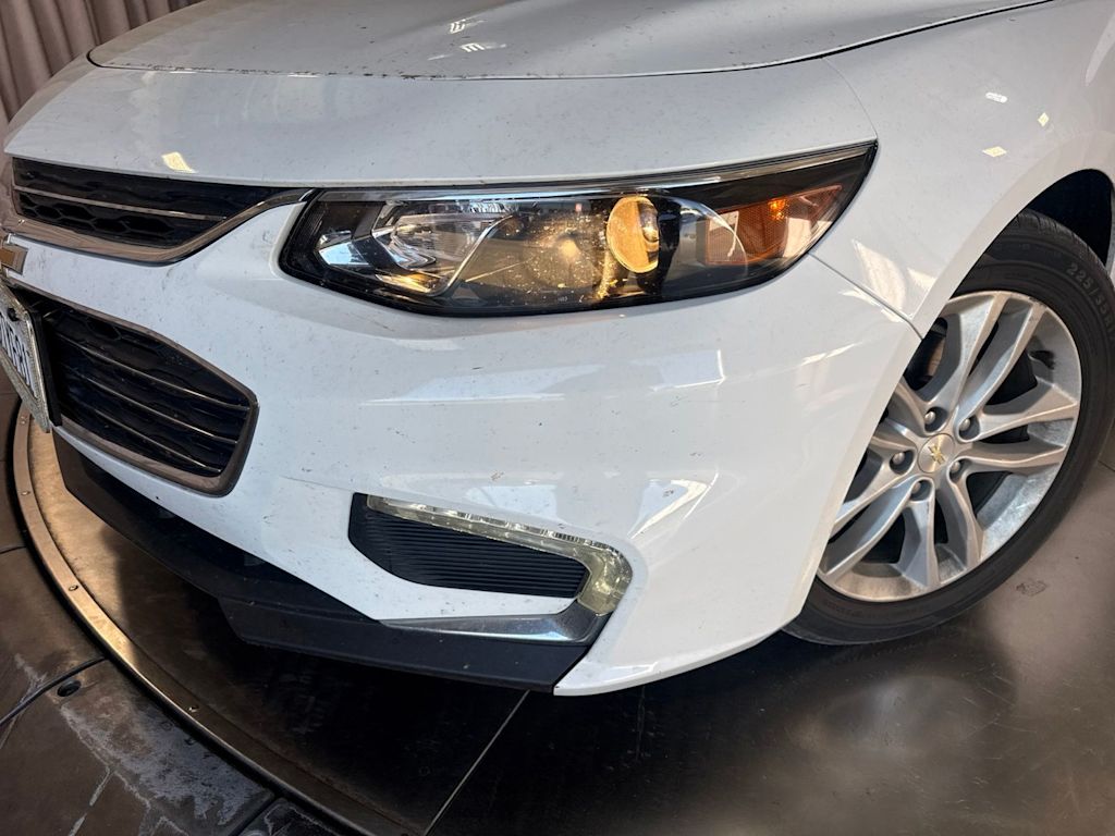 Thumbnail: 2018 Chevrolet Malibu - 18