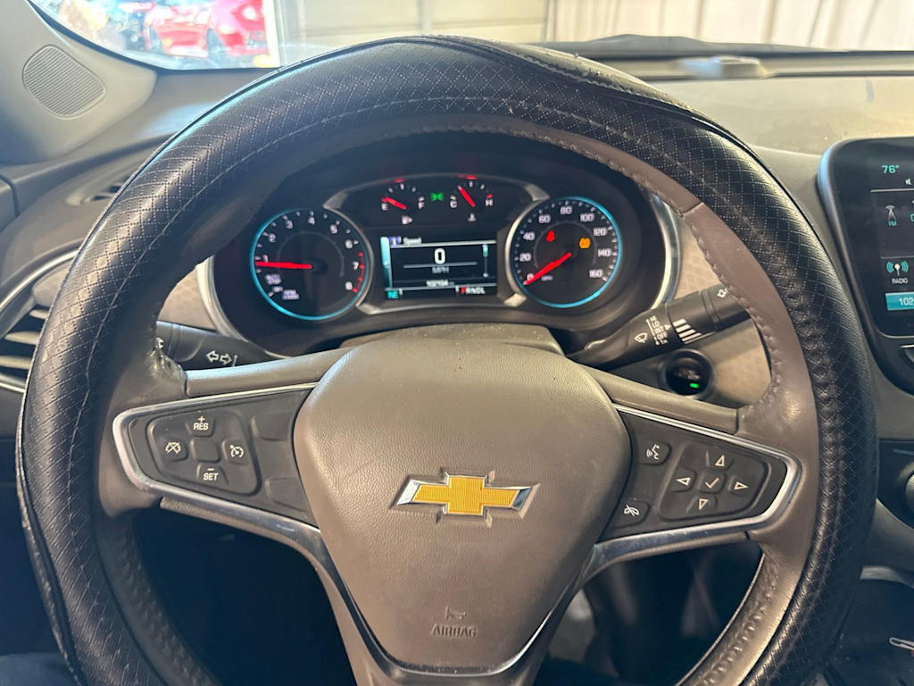 Thumbnail: 2018 Chevrolet Malibu - 2