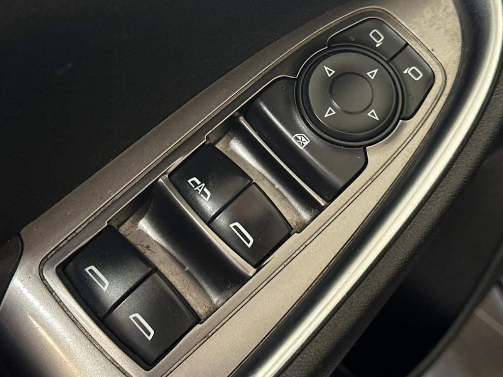 Thumbnail: 2019 Chevrolet Malibu - 23