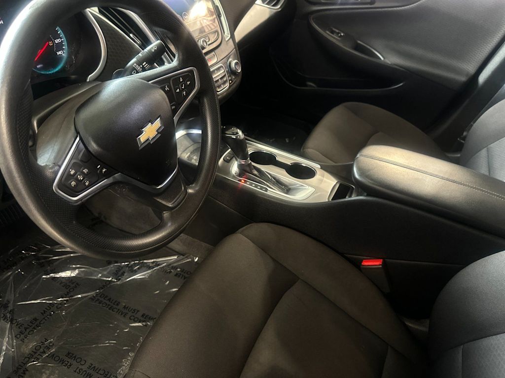 Thumbnail: 2019 Chevrolet Malibu - 9