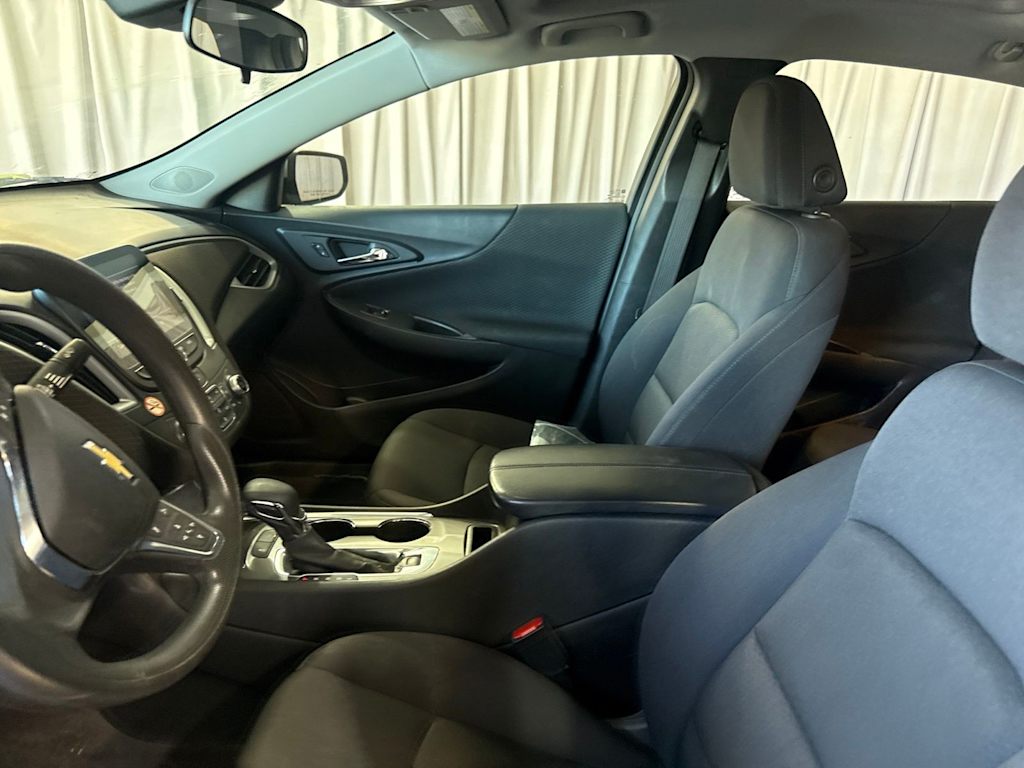 Thumbnail: 2024 Chevrolet Malibu - 9
