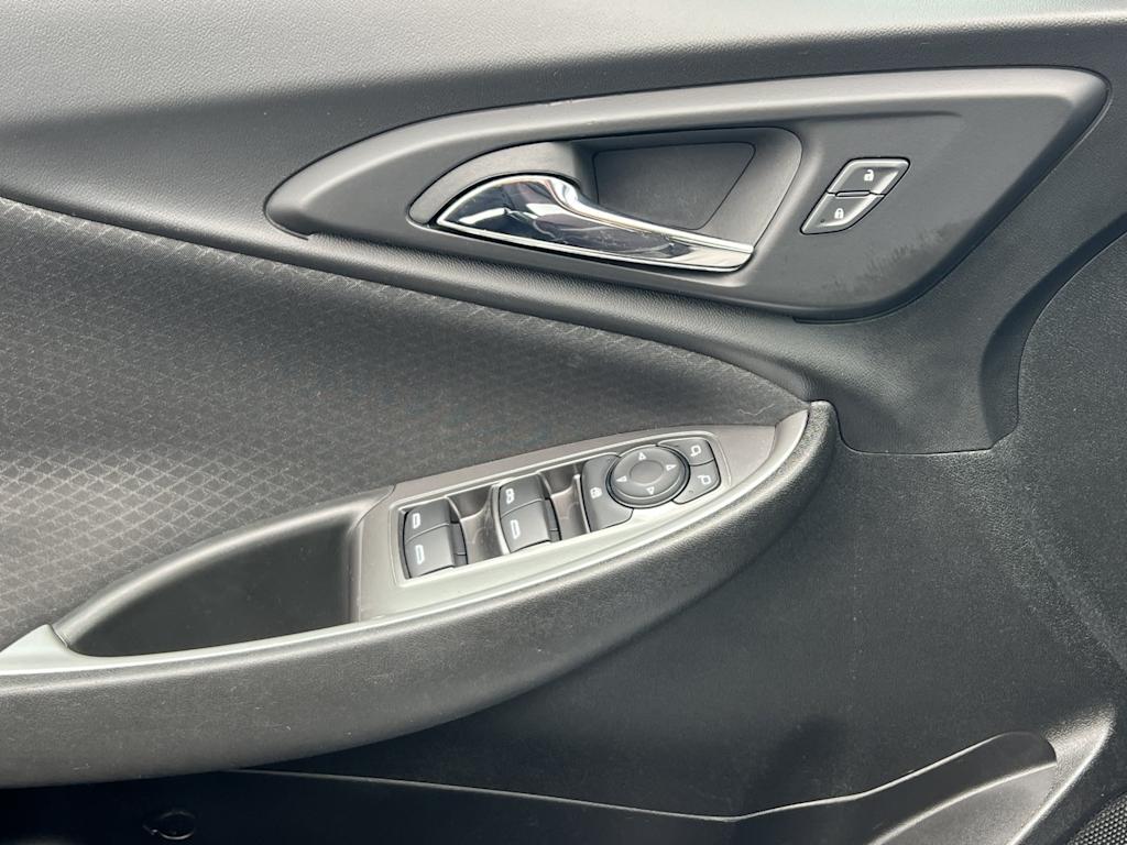 Thumbnail: 2023 Chevrolet Malibu - 21