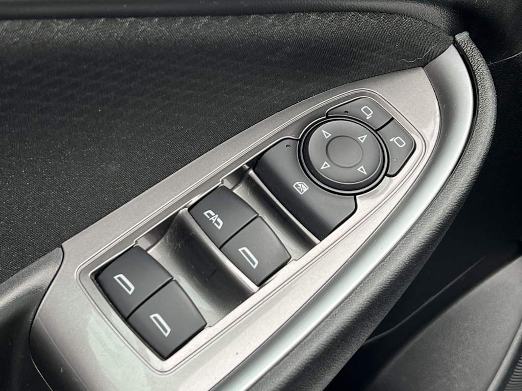 Thumbnail: 2023 Chevrolet Malibu - 22