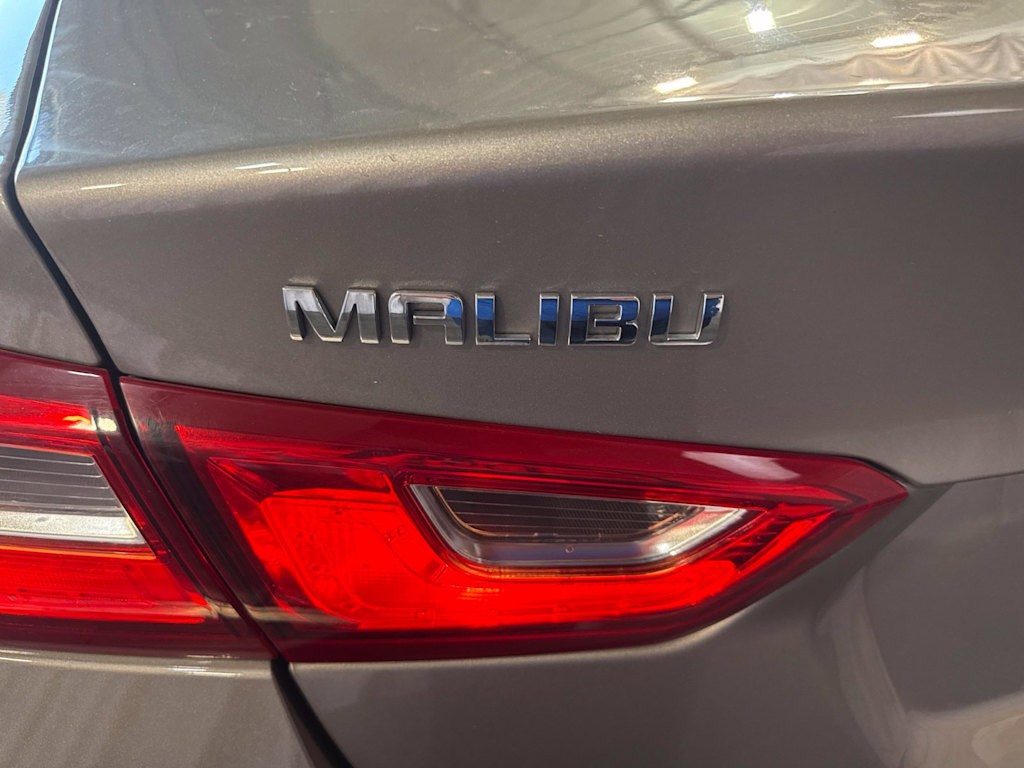Thumbnail: 2023 Chevrolet Malibu - 20
