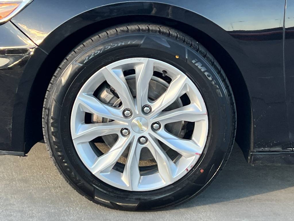 Thumbnail: 2020 Chevrolet Malibu - 8