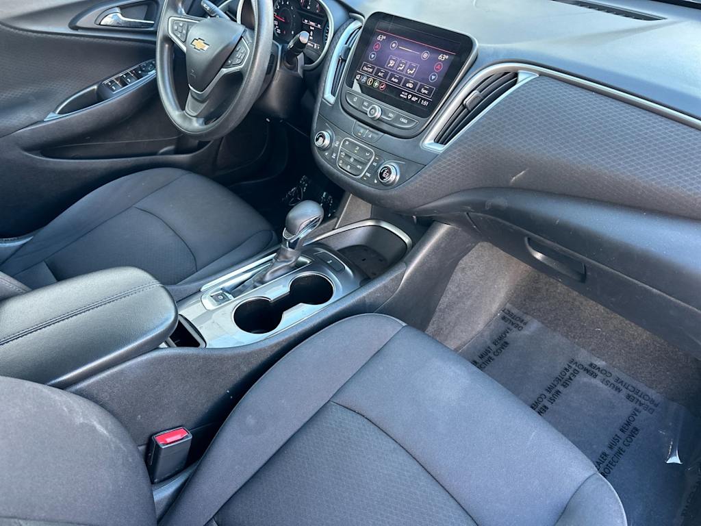 Thumbnail: 2022 Chevrolet Malibu - 13