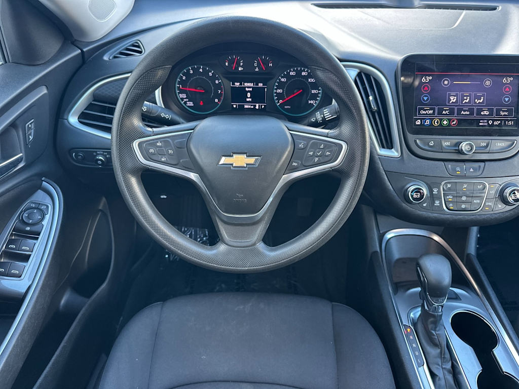 Thumbnail: 2022 Chevrolet Malibu - 12