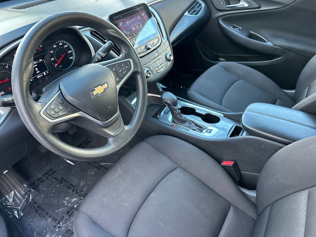 Thumbnail: 2022 Chevrolet Malibu - 9