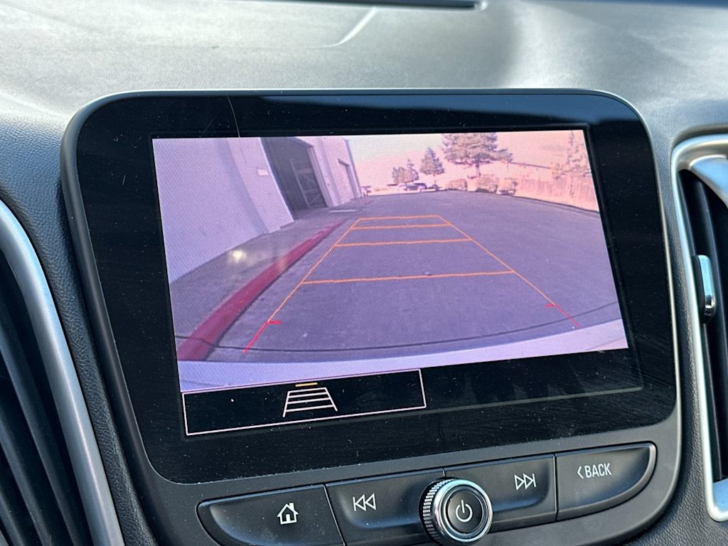 Thumbnail: 2022 Chevrolet Malibu - 24