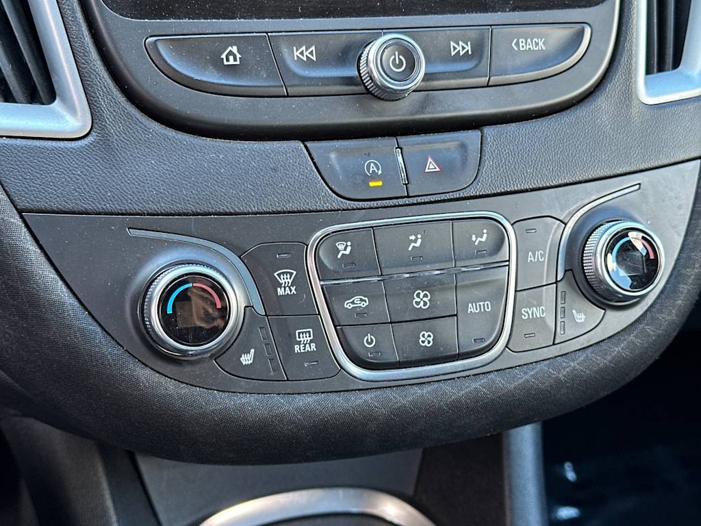 Thumbnail: 2022 Chevrolet Malibu - 25