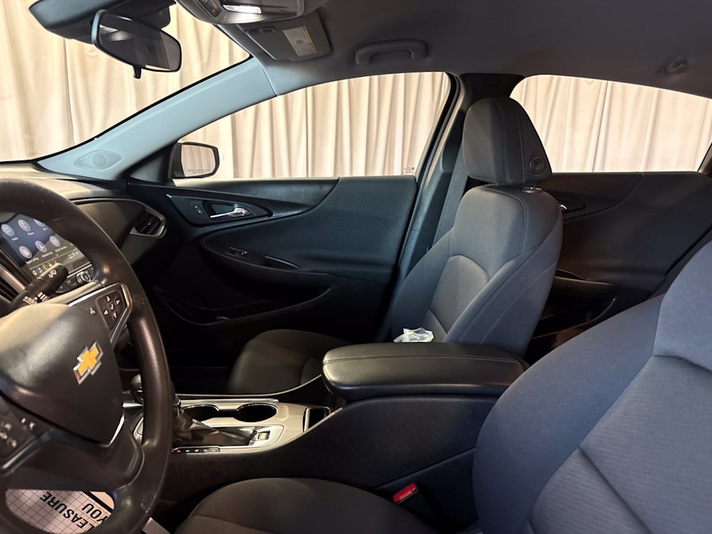 Thumbnail: 2023 Chevrolet Malibu - 9