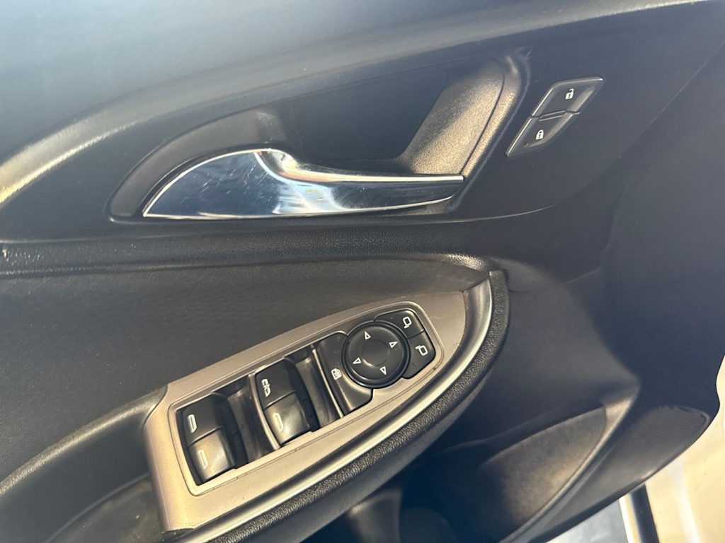 Thumbnail: 2019 Chevrolet Malibu - 24