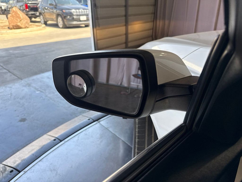Thumbnail: 2019 Chevrolet Malibu - 25