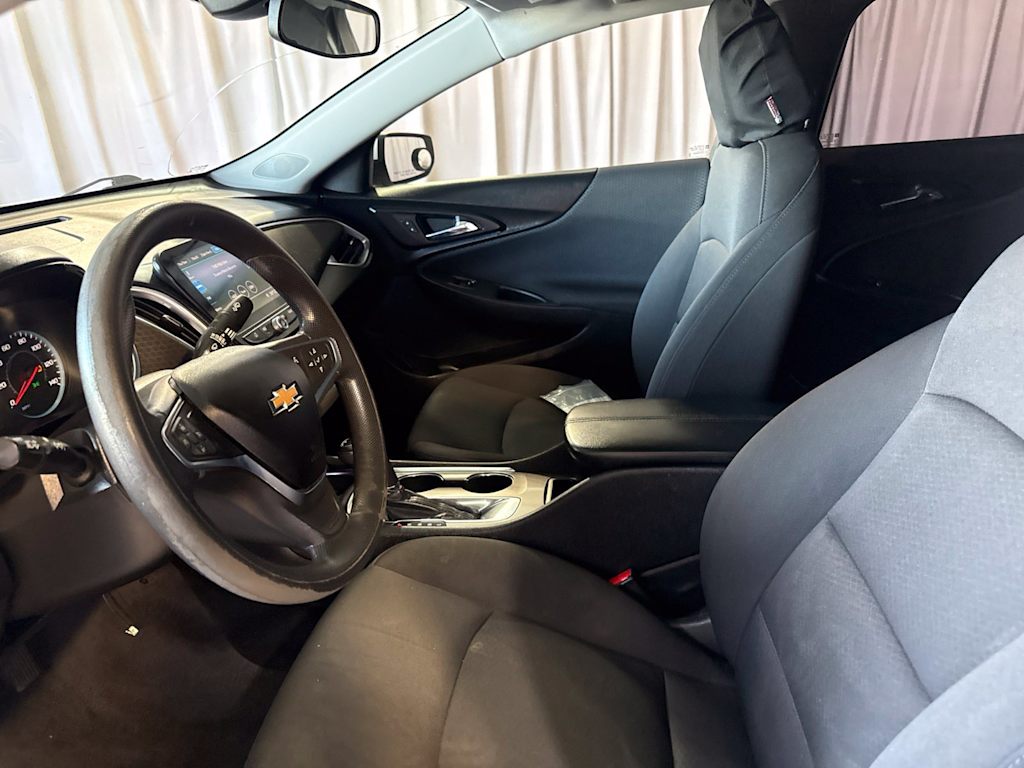 Thumbnail: 2019 Chevrolet Malibu - 9