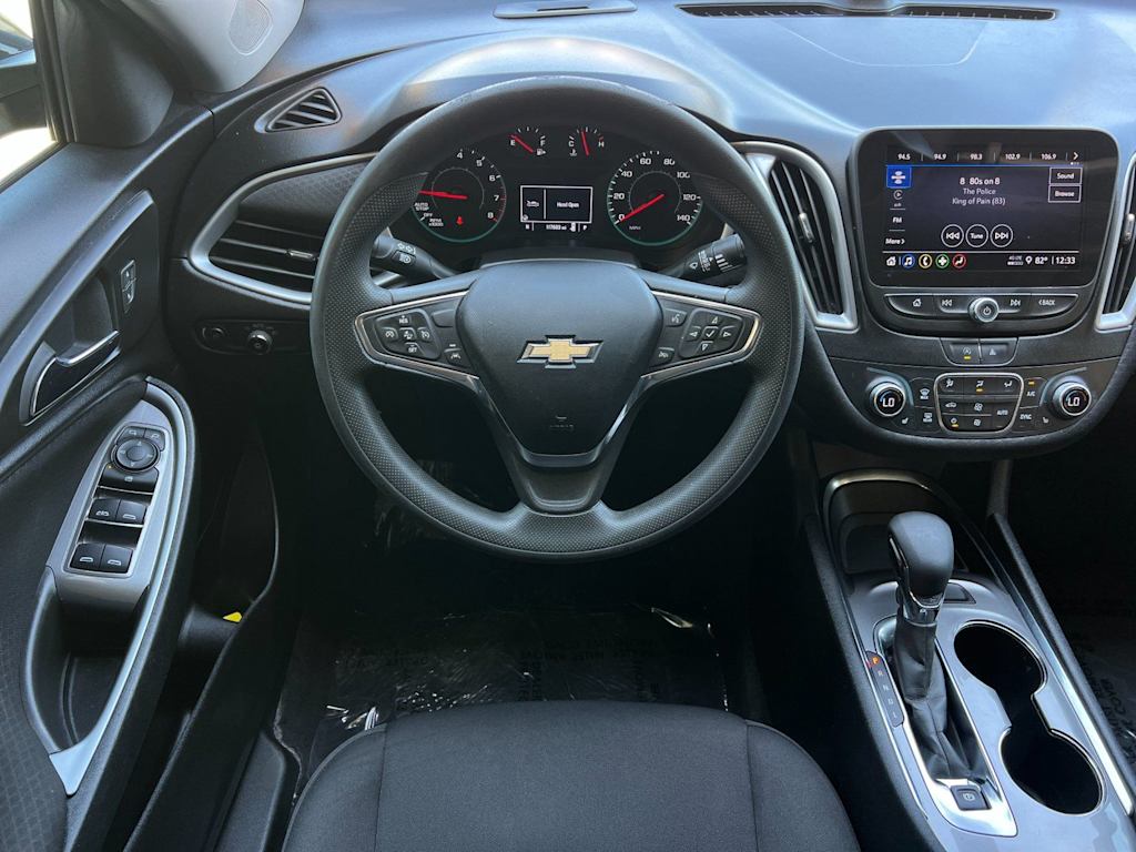 Thumbnail: 2023 Chevrolet Malibu - 12