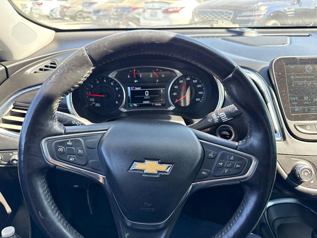 Thumbnail: 2017 Chevrolet Malibu - 2