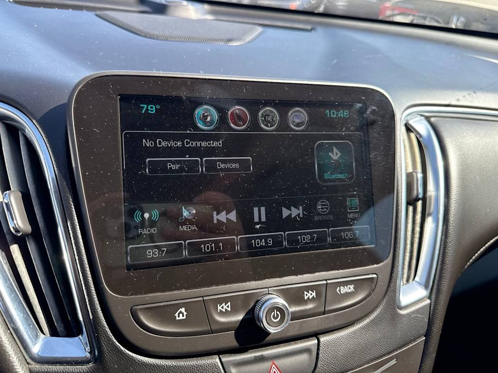 Thumbnail: 2017 Chevrolet Malibu - 10