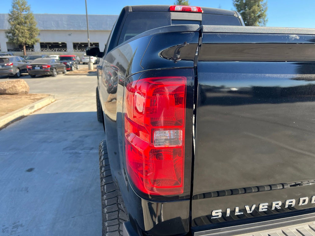 Thumbnail: 2015 Chevrolet Silverado 2500 - 16