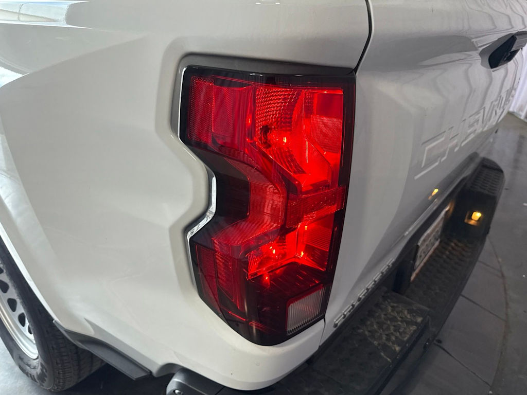 Thumbnail: 2024 Chevrolet Colorado - 18