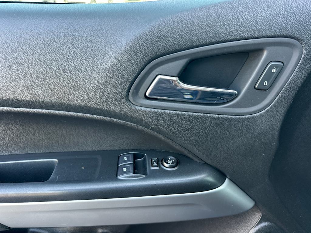Thumbnail: 2019 Chevrolet Colorado - 21