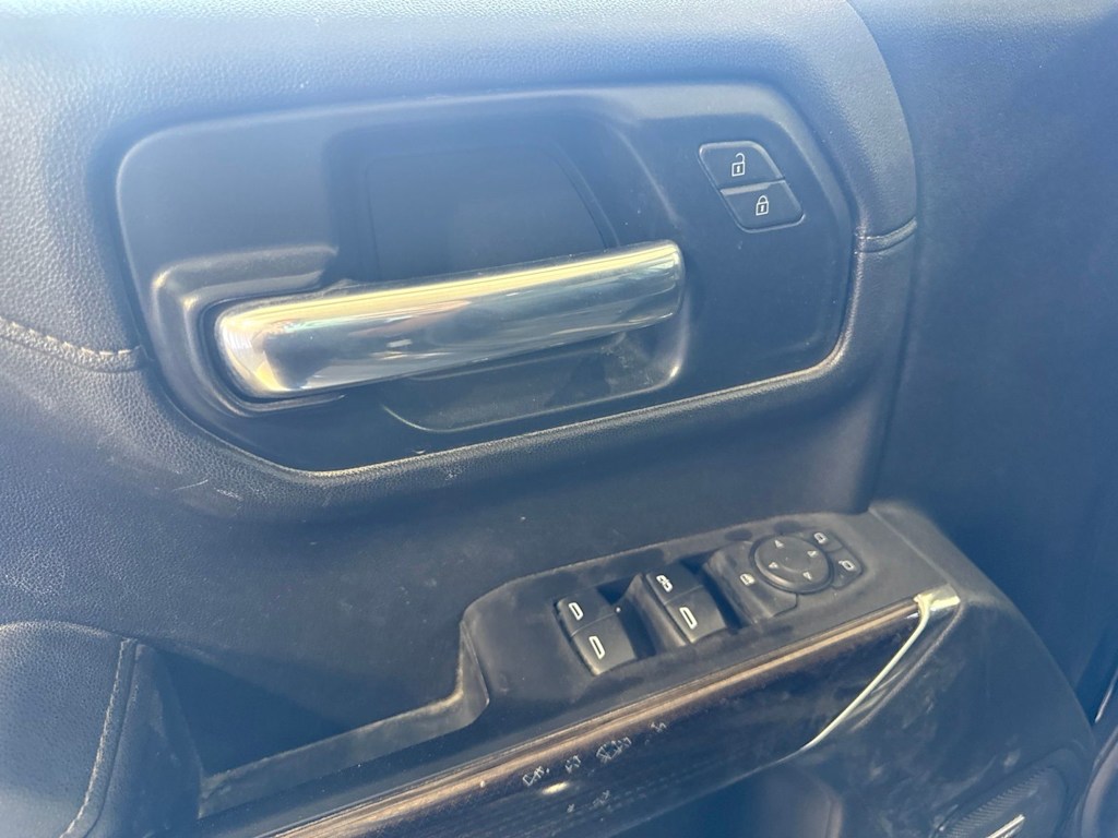 Thumbnail: 2021 Chevrolet Silverado 1500 - 26