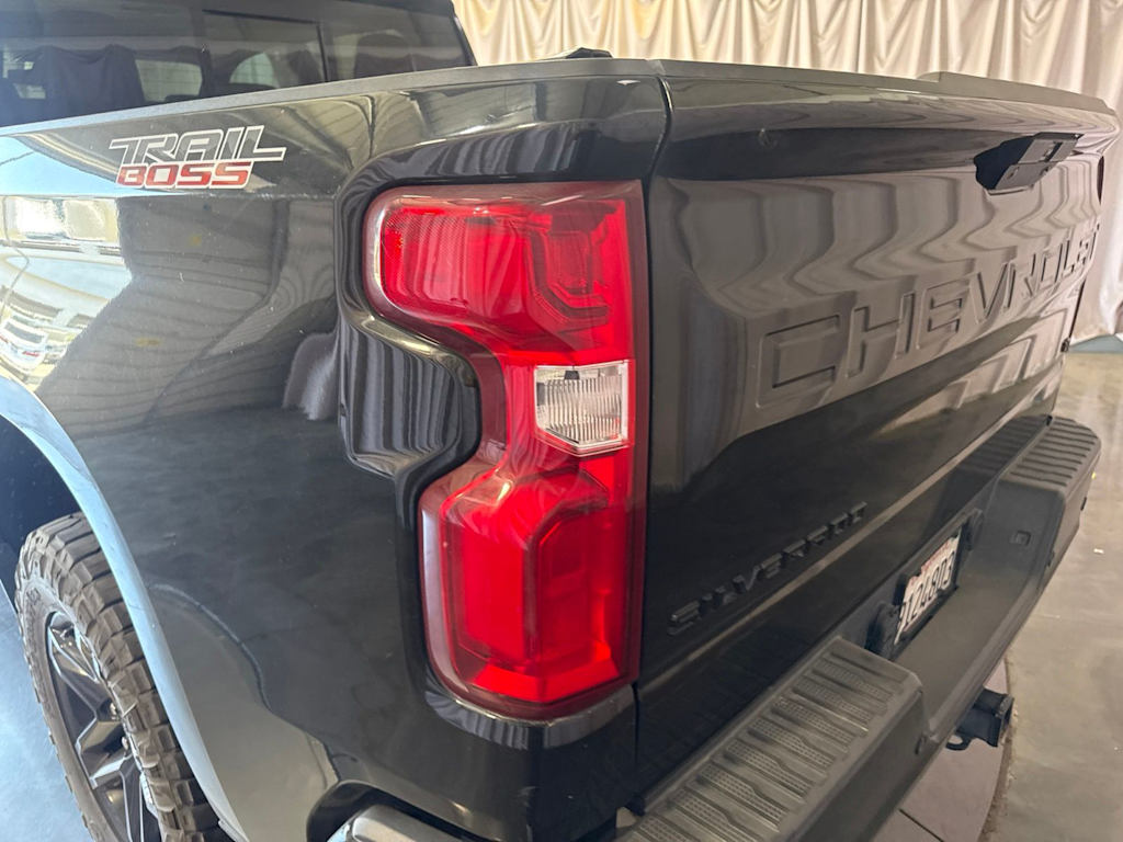 Thumbnail: 2021 Chevrolet Silverado 1500 - 20