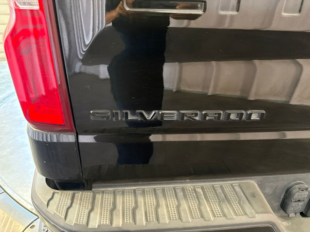 Thumbnail: 2021 Chevrolet Silverado 1500 - 21