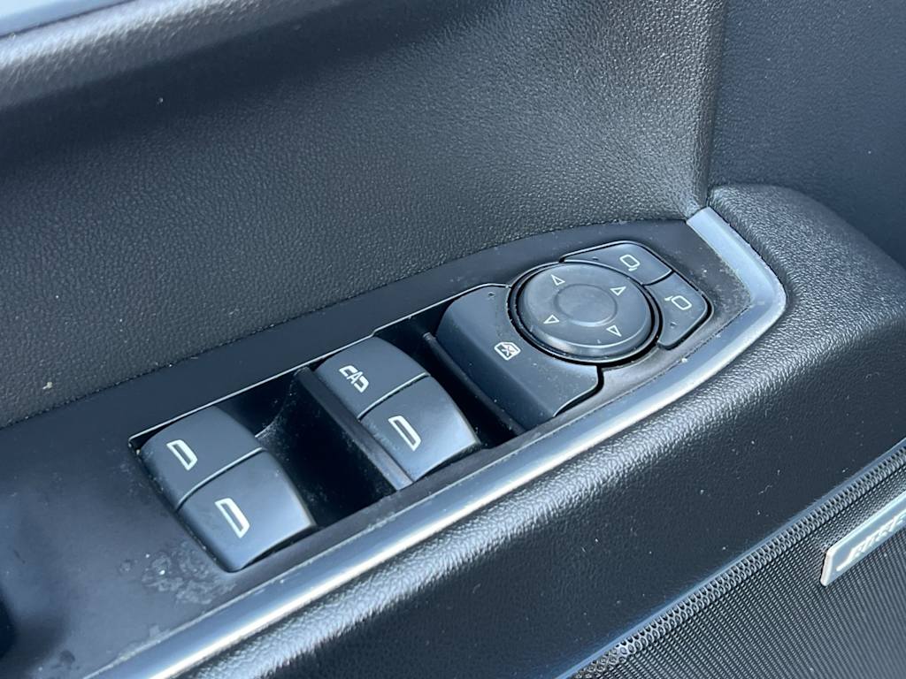 Thumbnail: 2022 Chevrolet Silverado 1500 - 24