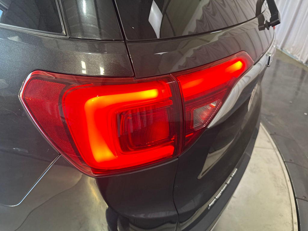 Thumbnail: 2017 GMC Acadia - 21