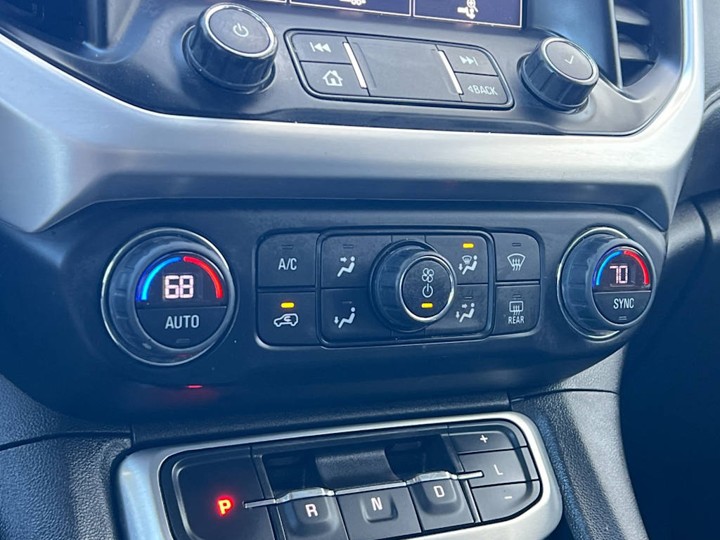 Thumbnail: 2022 GMC Acadia - 24