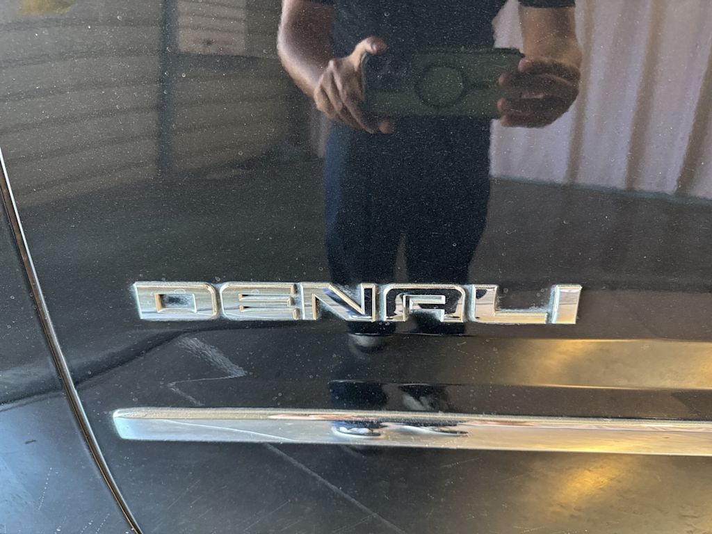 Thumbnail: 2016 GMC Yukon - 17