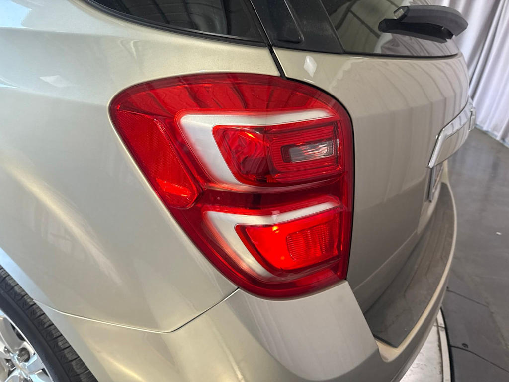 Thumbnail: 2016 Chevrolet Equinox - 17