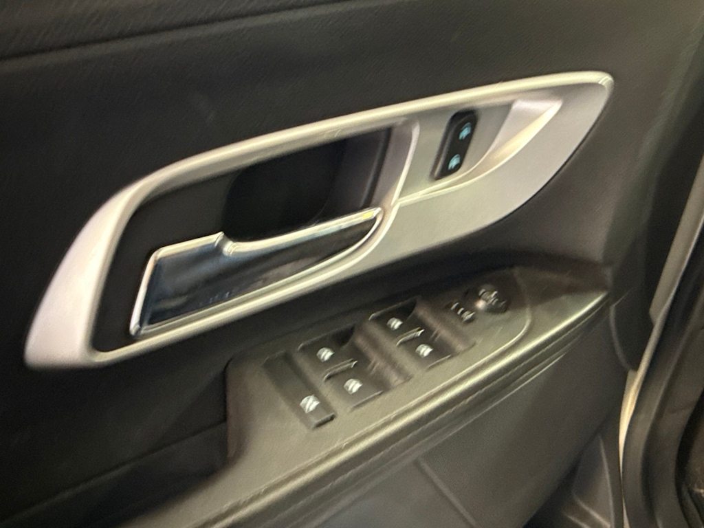 Thumbnail: 2016 Chevrolet Equinox - 21