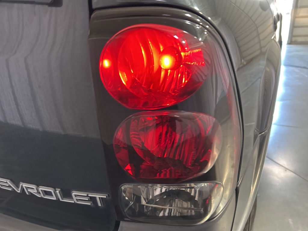 Thumbnail: 2004 Chevrolet TrailBlazer - 19