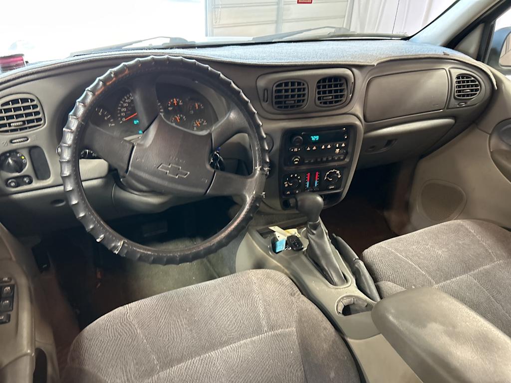 Thumbnail: 2004 Chevrolet TrailBlazer - 2
