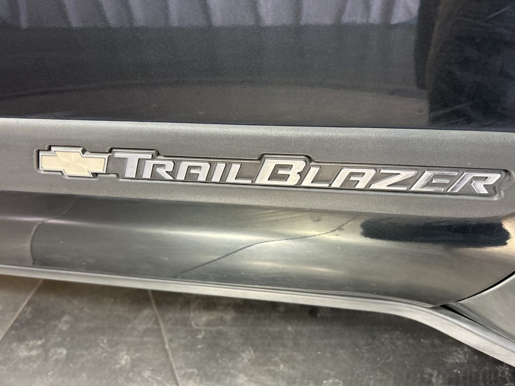 Thumbnail: 2004 Chevrolet TrailBlazer - 5