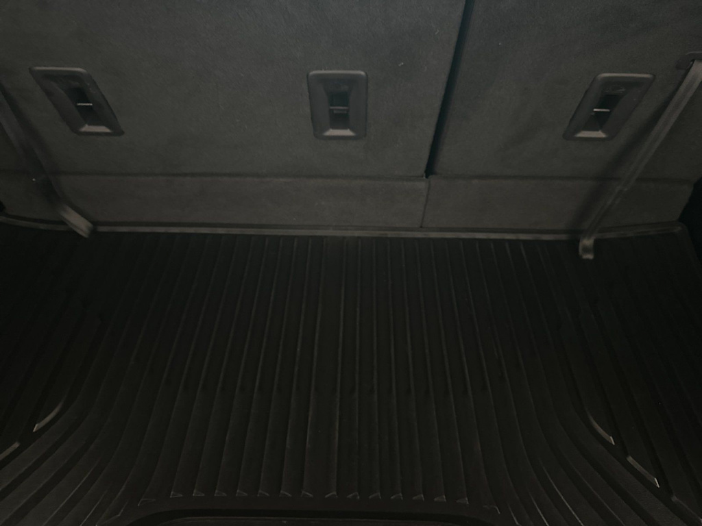 Thumbnail: 2020 Chevrolet Traverse - 17