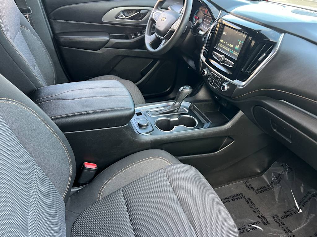 Thumbnail: 2018 Chevrolet Traverse - 12