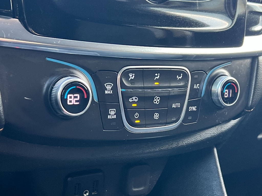 Thumbnail: 2018 Chevrolet Traverse - 27