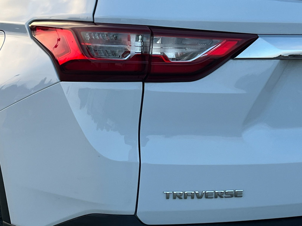 Thumbnail: 2018 Chevrolet Traverse - 31