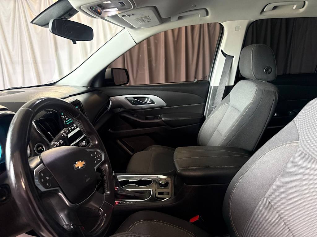 Thumbnail: 2018 Chevrolet Traverse - 9