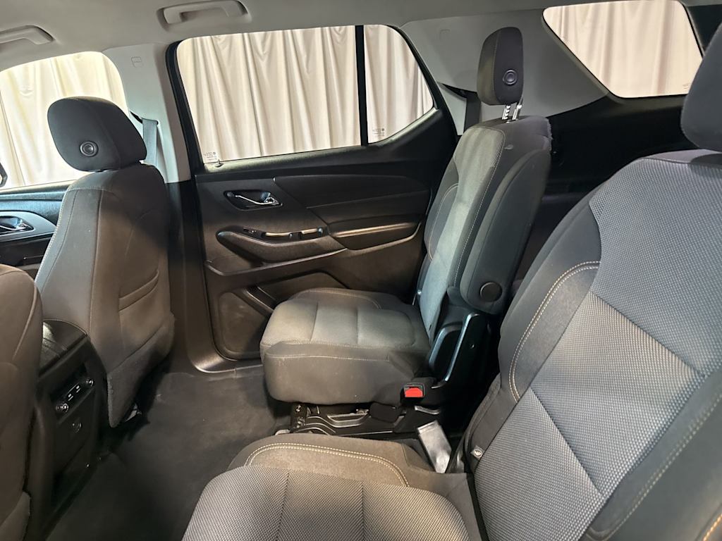 Thumbnail: 2018 Chevrolet Traverse - 9