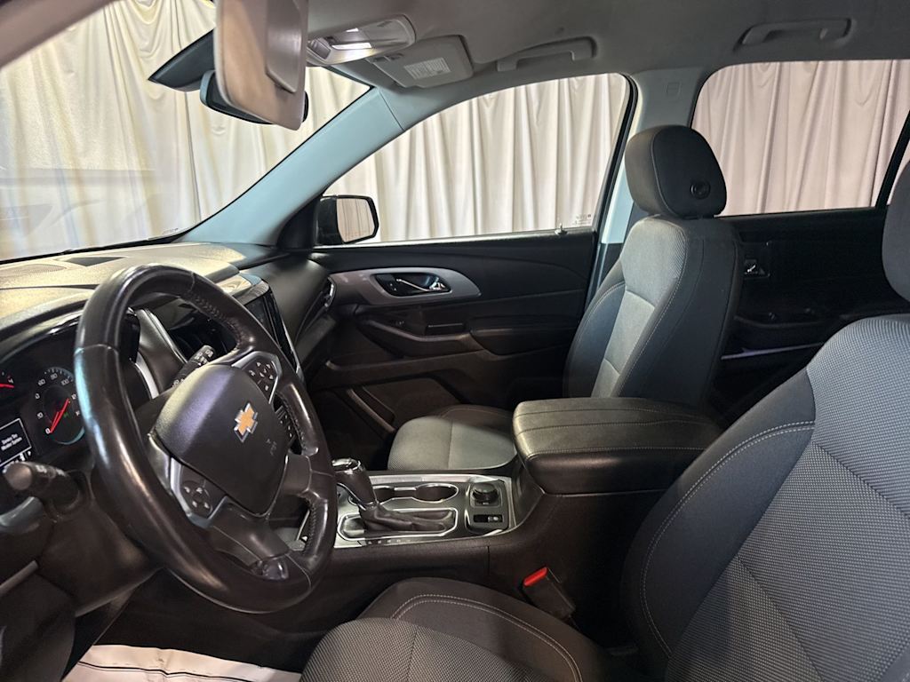 Thumbnail: 2018 Chevrolet Traverse - 8